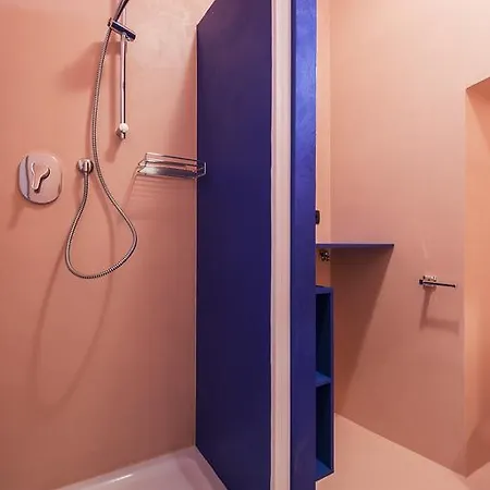 Blue Loft - The House Of Travelers Como
